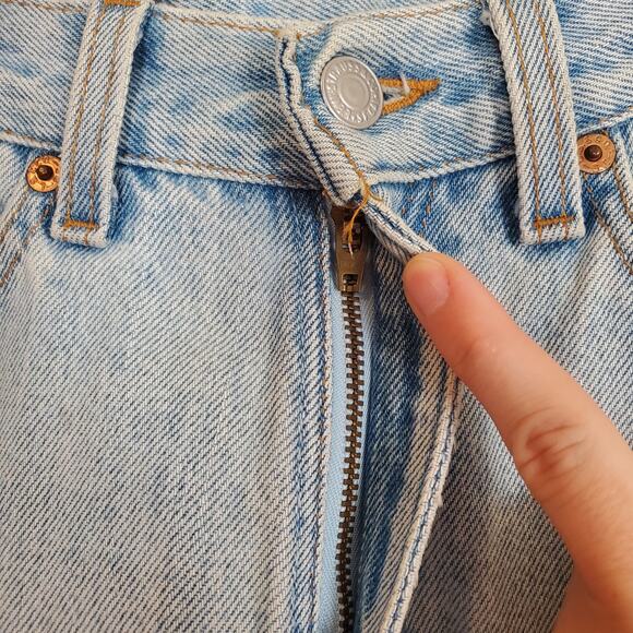 Vintage 80s 90s Levi's 512 Mom Jean Shorts Light Wash 26" - Picture 12 of 15